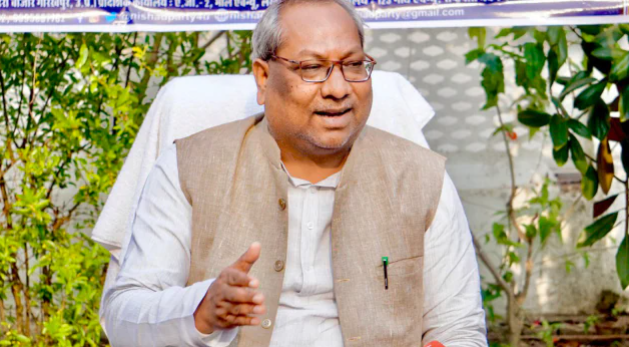 “NISHAD Party chief Sanjay Nishad addressing media on BJP ghuspaithiya netas controversy in UP”